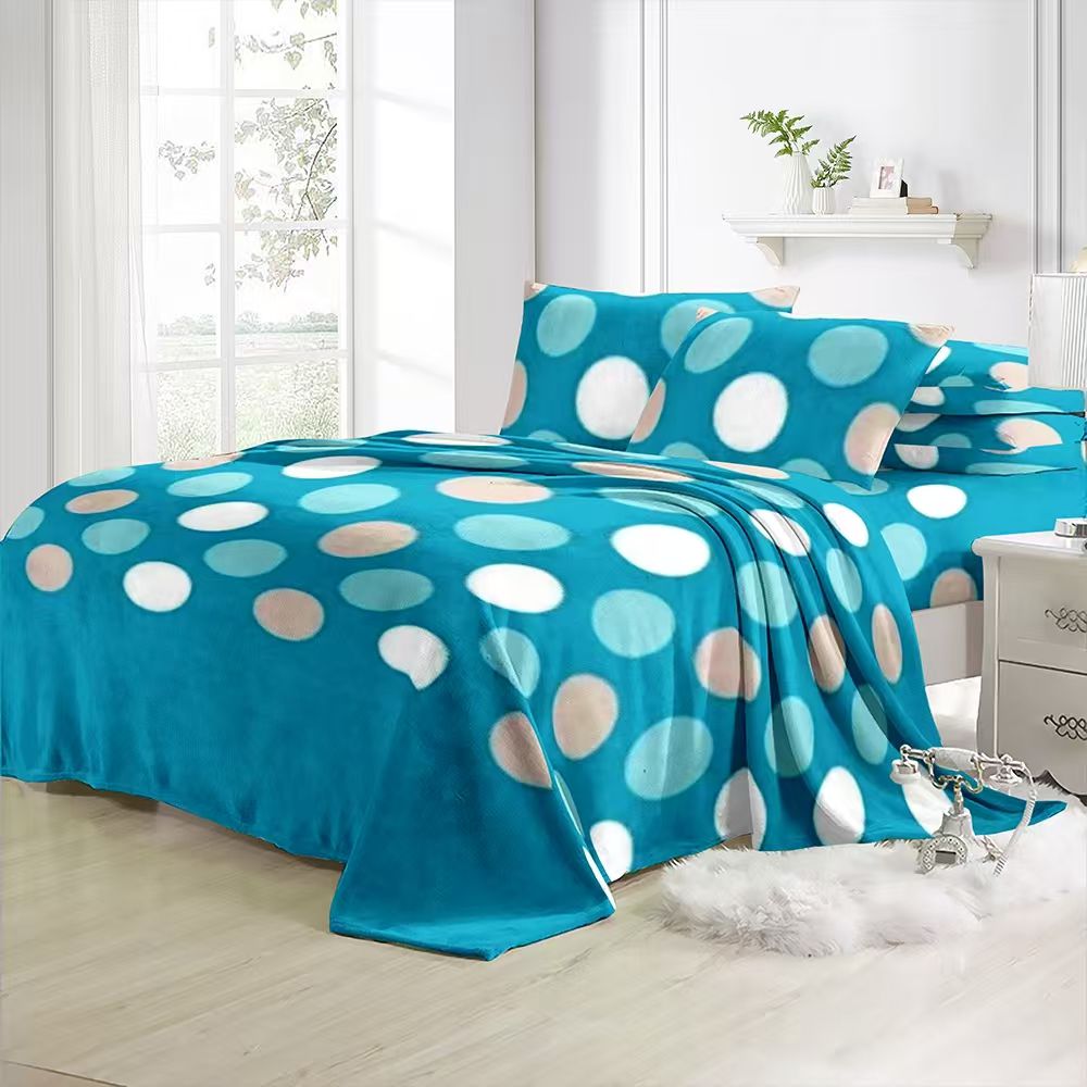 Cobijas Majestic Imperial Piel de Durazno Bolas aguamarina